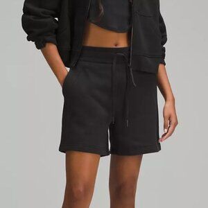 Lululemon Black Scuba High Rise Short 5" - Size 4